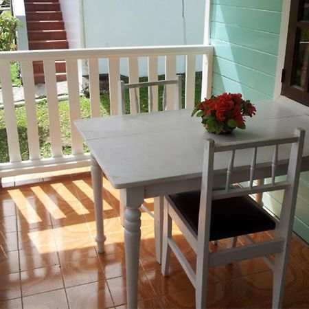 Chez Ophelia Cottage Apartments Roseau Oda fotoğraf