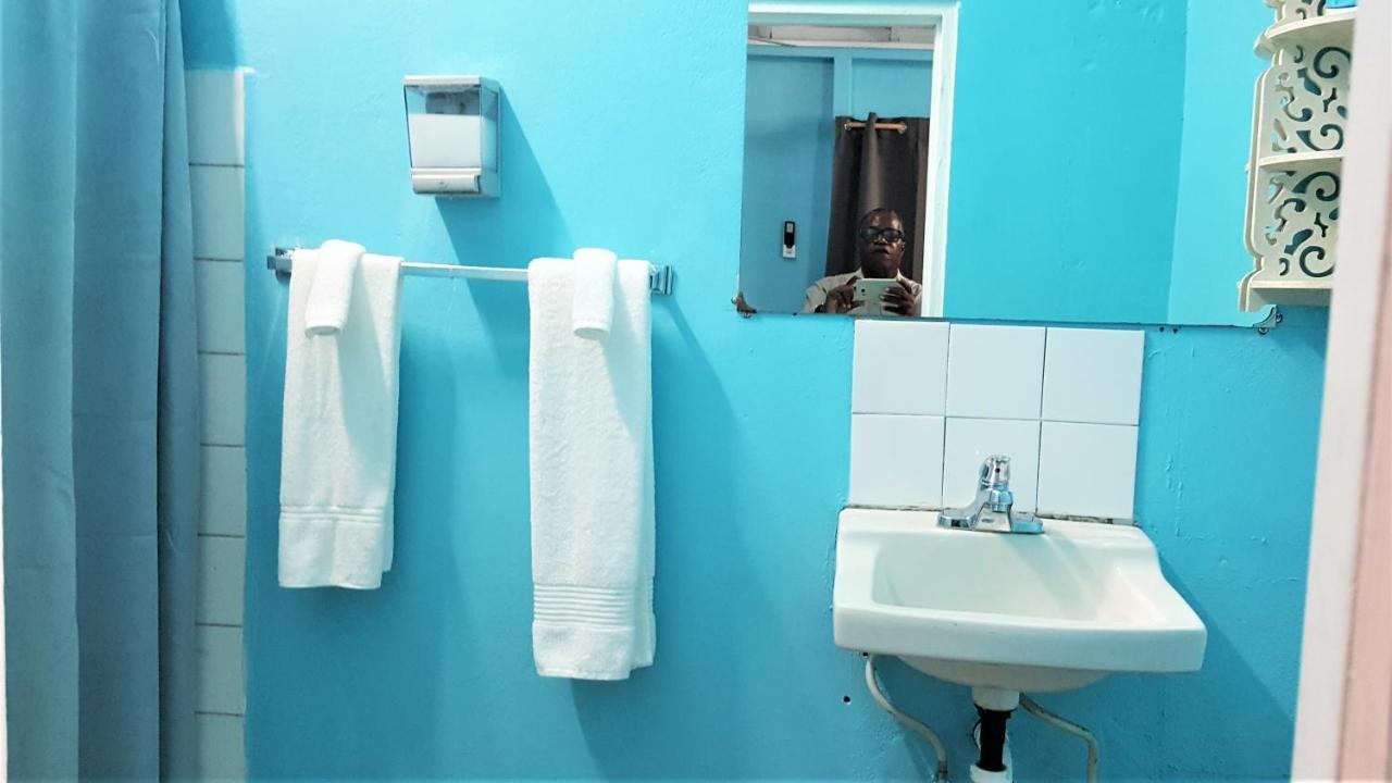 Chez Ophelia Cottage Apartments Roseau Dış mekan fotoğraf